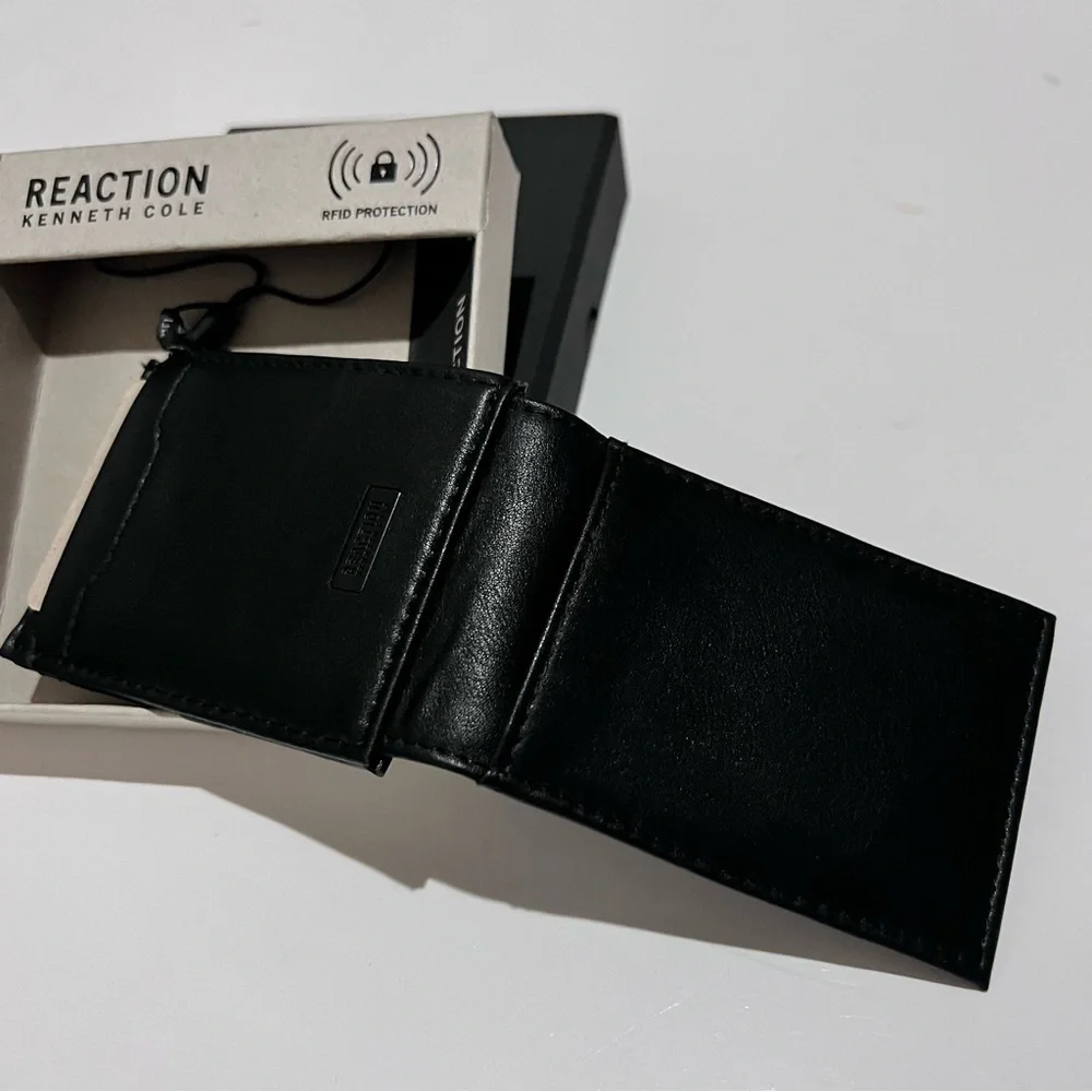 Reaction Kenneth Cole Black RDIF Patterson Techni-Cole Wallet New